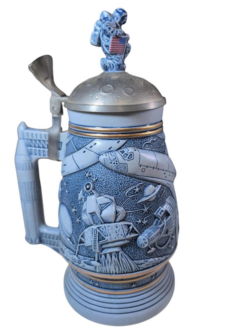 Vintage 1991 Avon "Conquest of Space" Astronaut Beer Stein Mug w/Lid Handcrafted - Picture 2 of 5